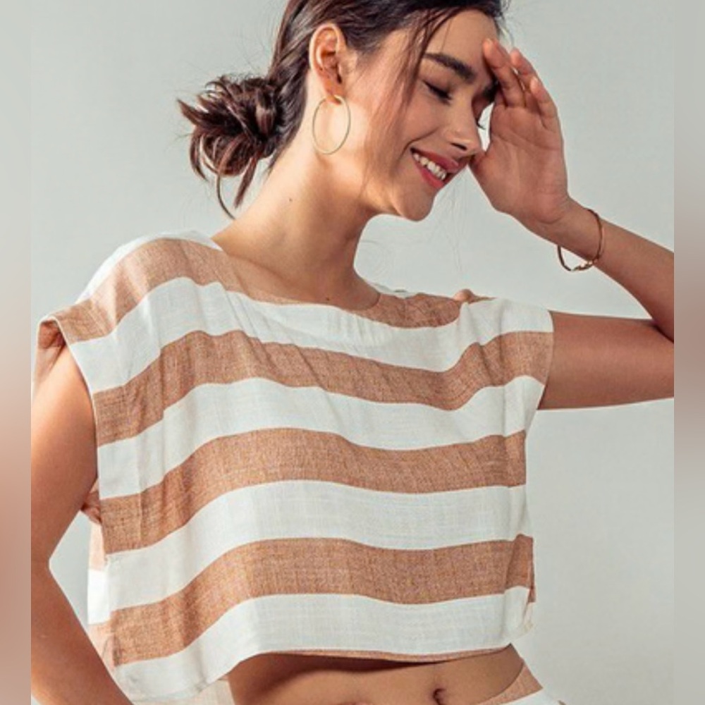 Blu Pepper White and Tan Crop Top with Boxy Fit